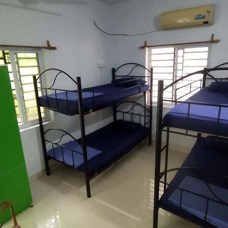 Funk Monk Villa Hostel Pondicherry Оровілль Номер фото